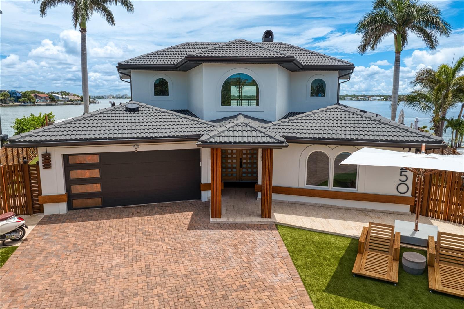 2250 DONATO DR