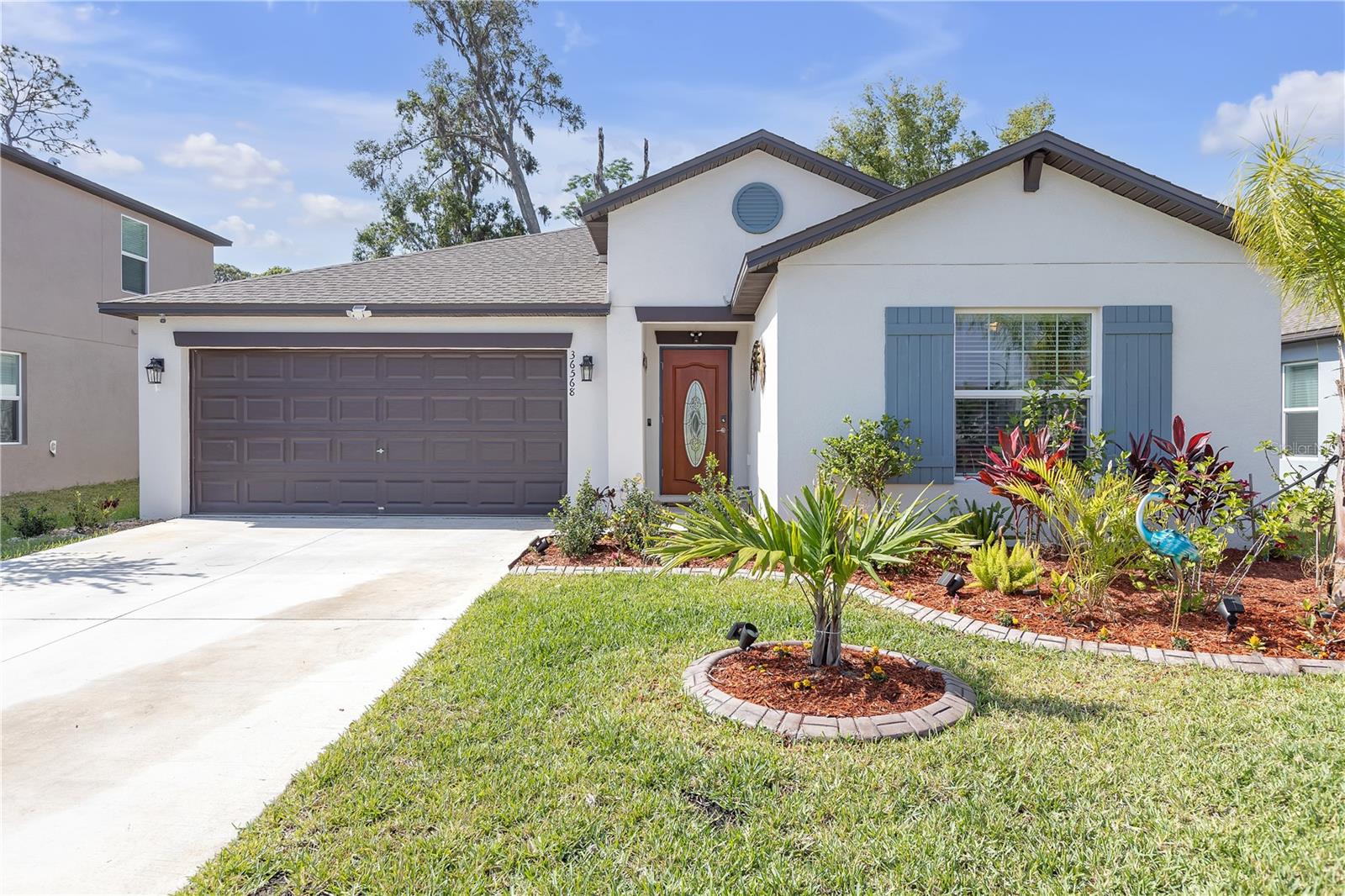 36568 Garden Wall Way Property Photo 1