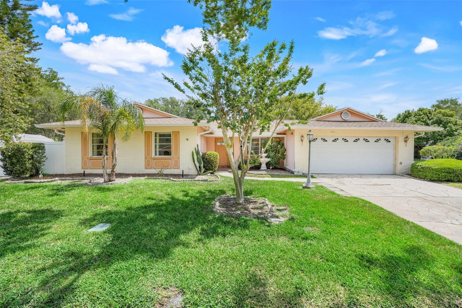 1604 Nottingham Dr Property Photo