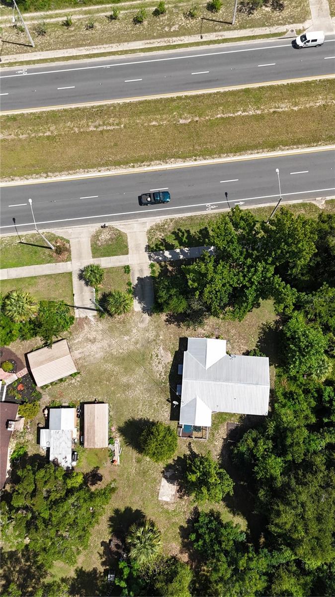 1129 State Road 20 Property Photo 10
