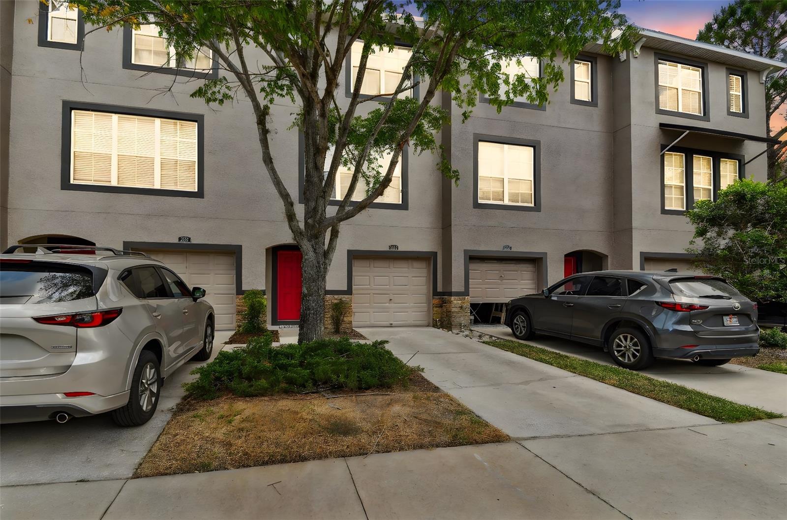 2547 Lexington Oak Dr Property Photo 1