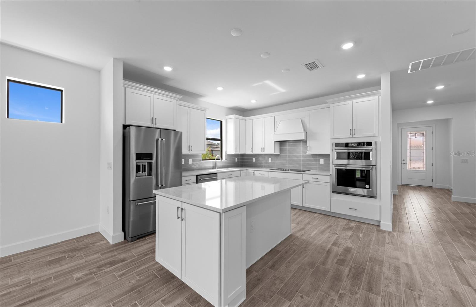 17093 Moonflower Dr Property Photo 4