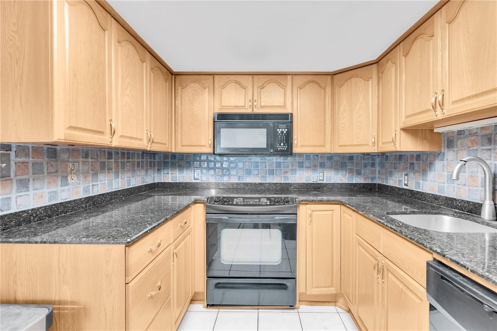 1 Key Capri #303e Property Photo 3