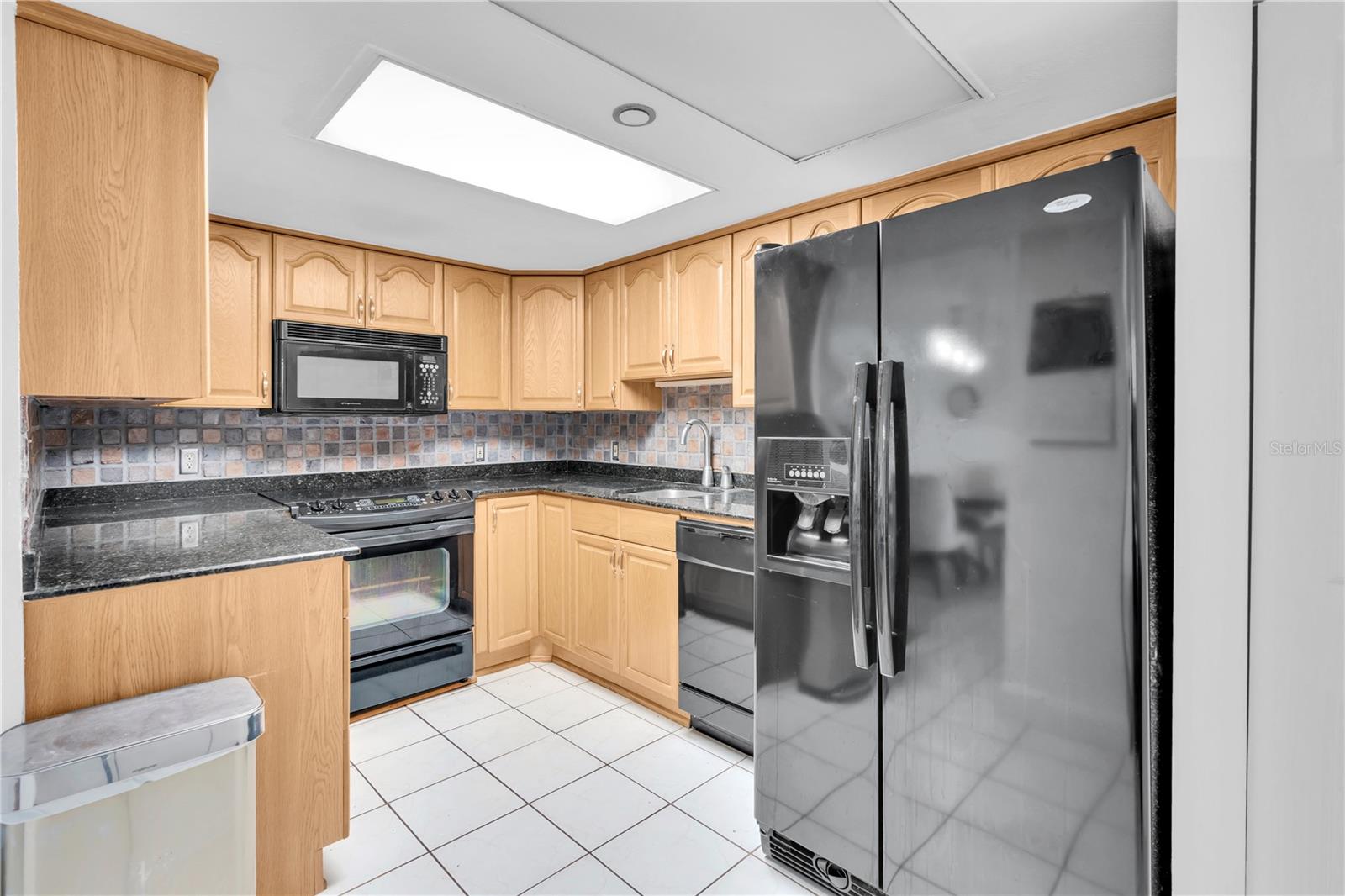 1 Key Capri #303e Property Photo 5