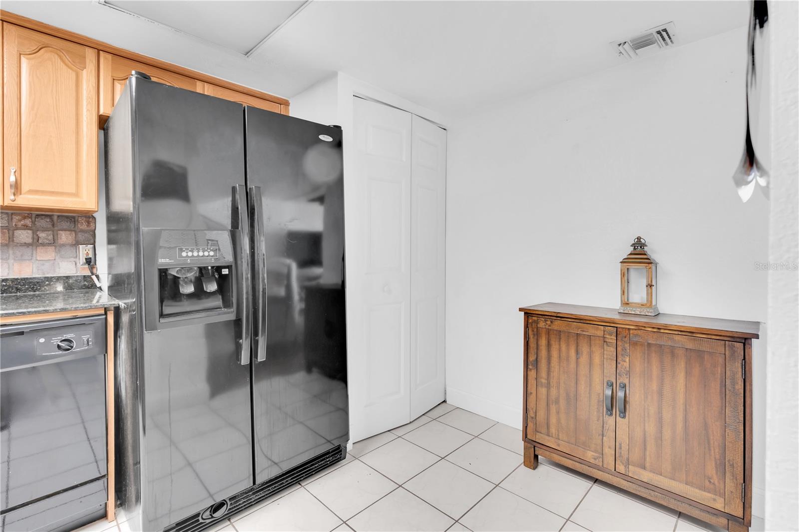 1 Key Capri #303e Property Photo 7