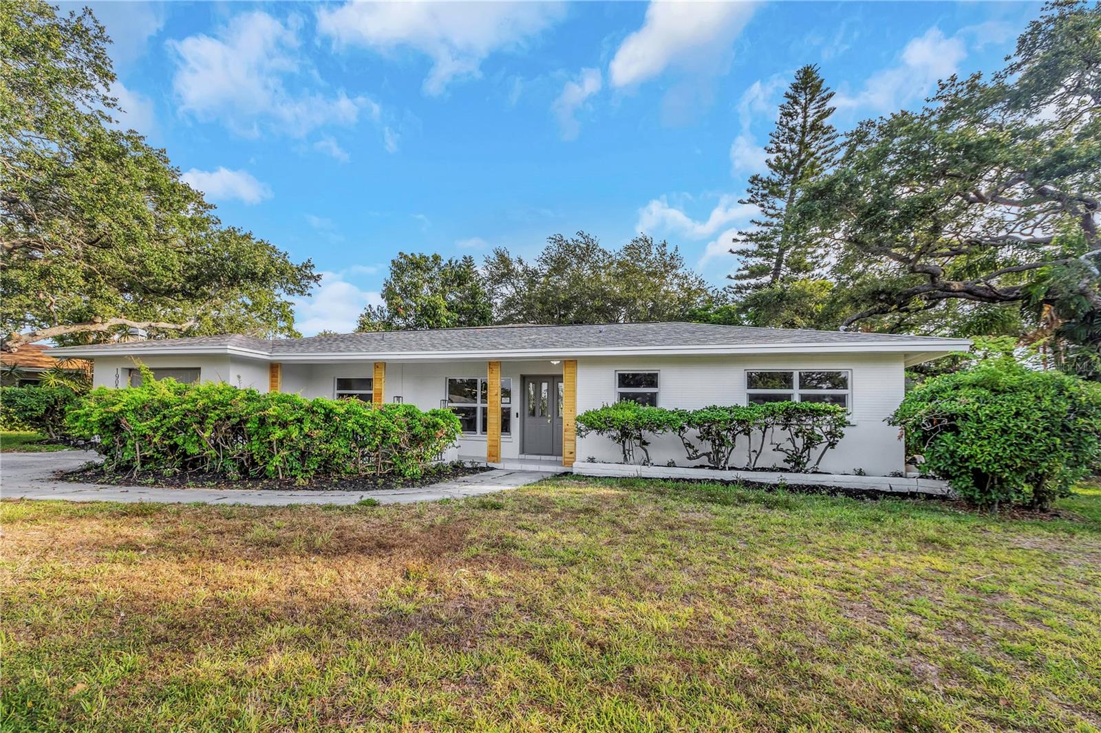 1905 Pine Tree Ln Property Photo 1