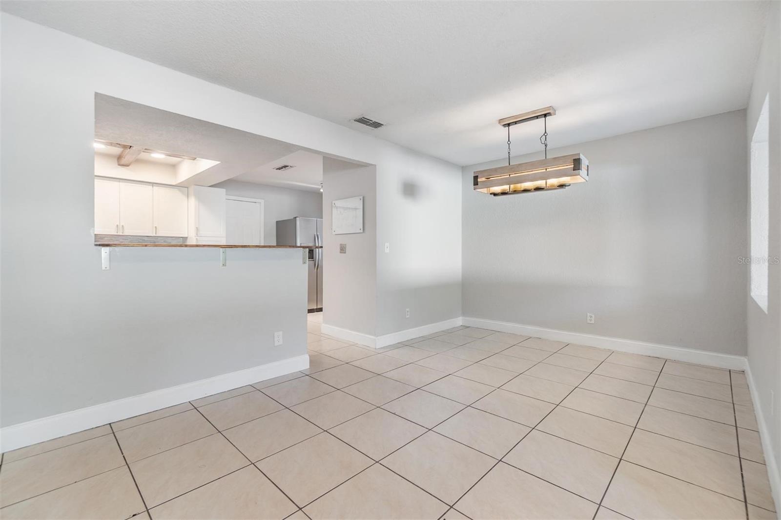 7012 S Trask St Property Photo 6
