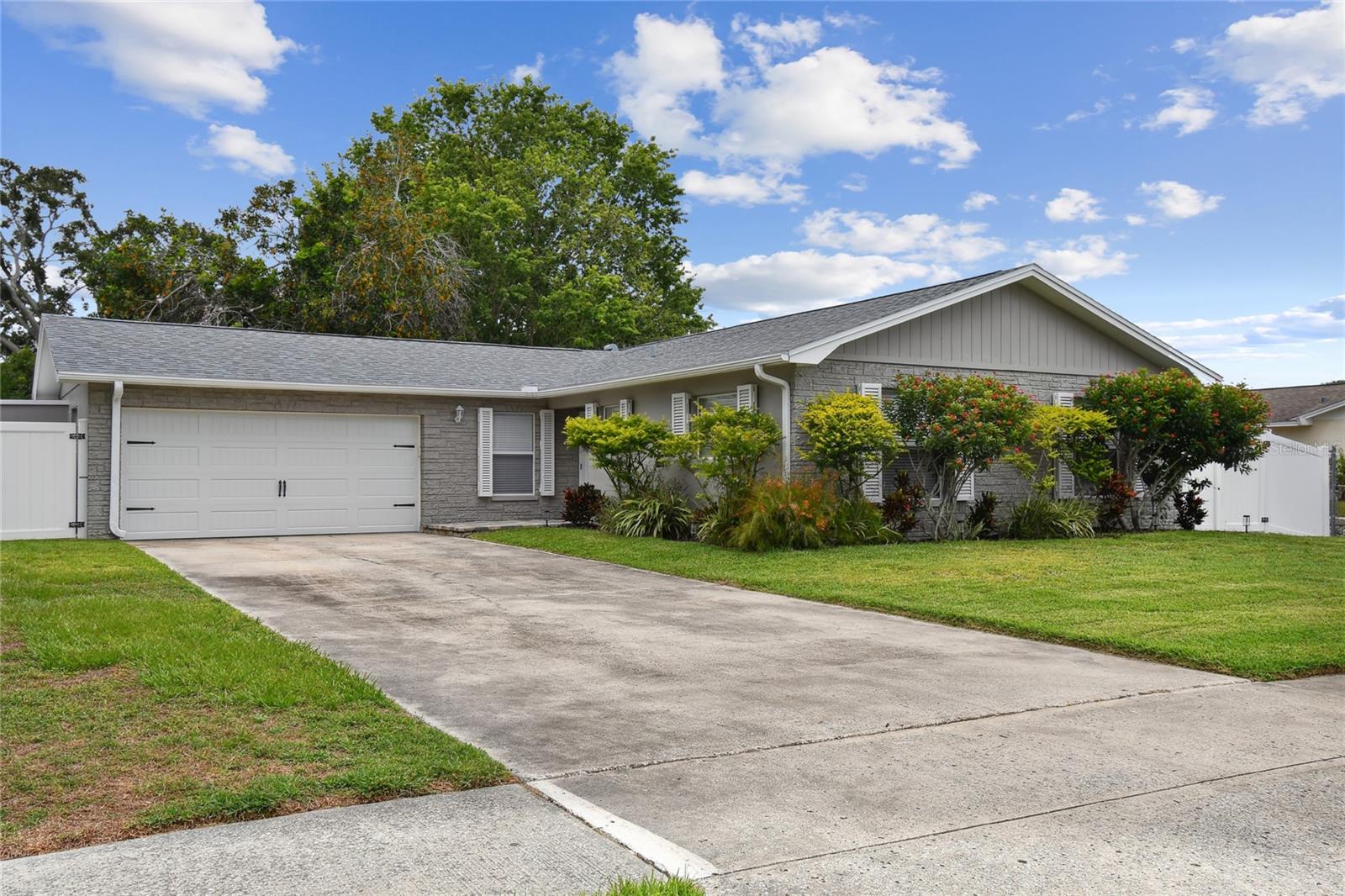 1812 Teakwood Ln Property Photo 1