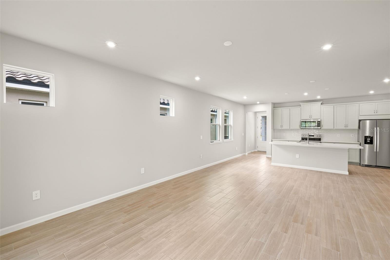 20423 Symphony Pl Property Photo 6