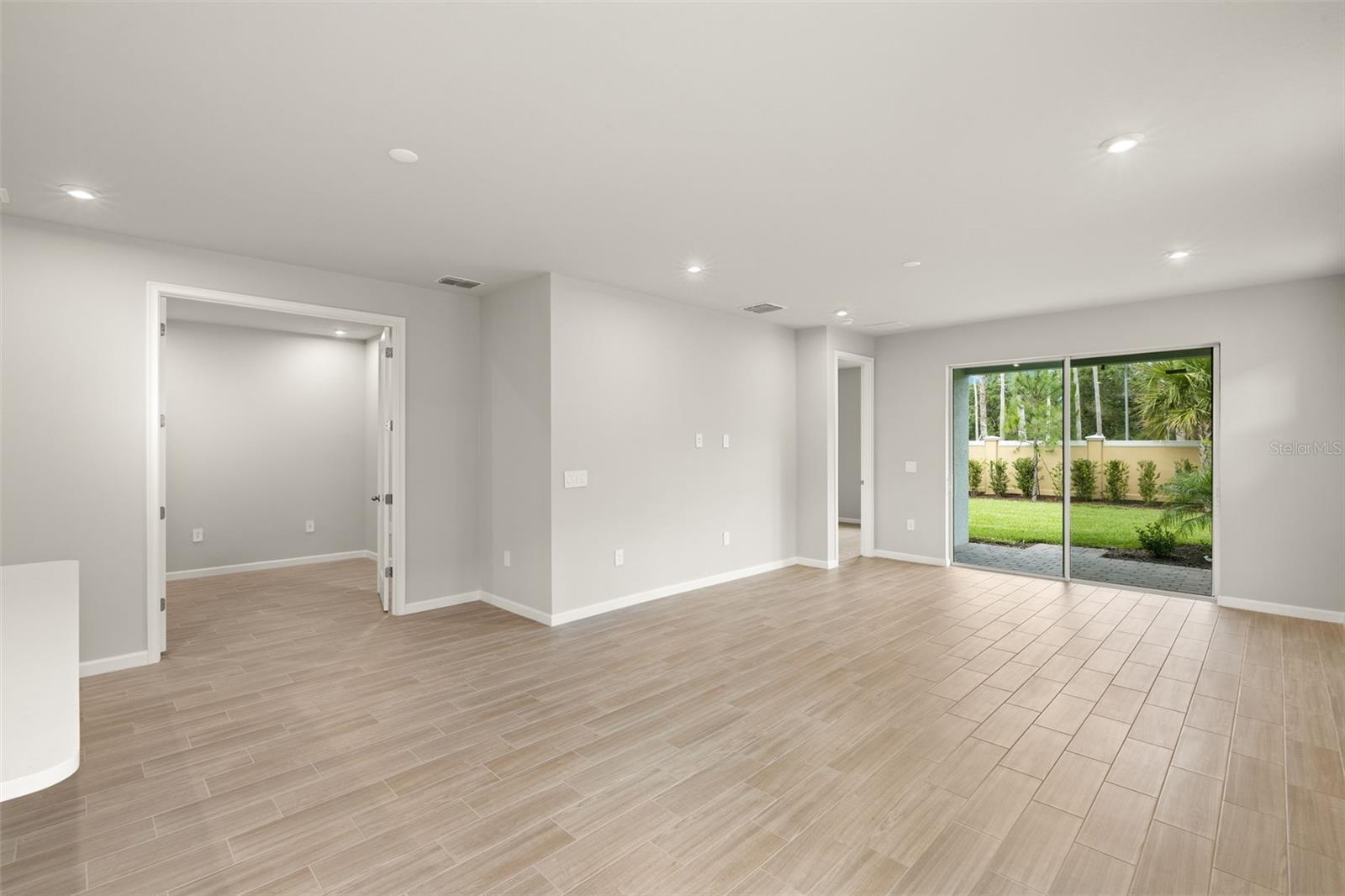20423 Symphony Pl Property Photo 7