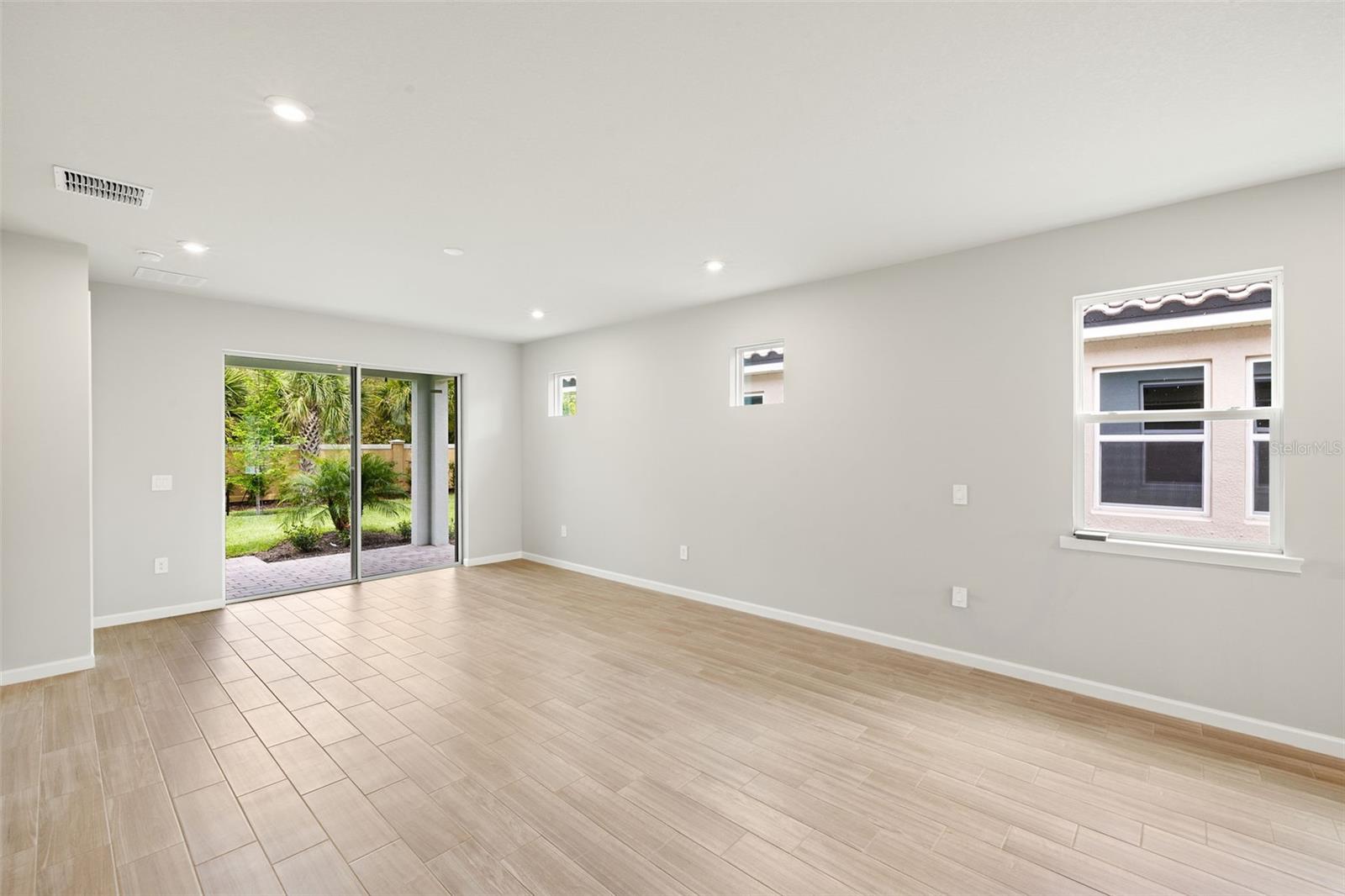 20423 Symphony Pl Property Photo 8