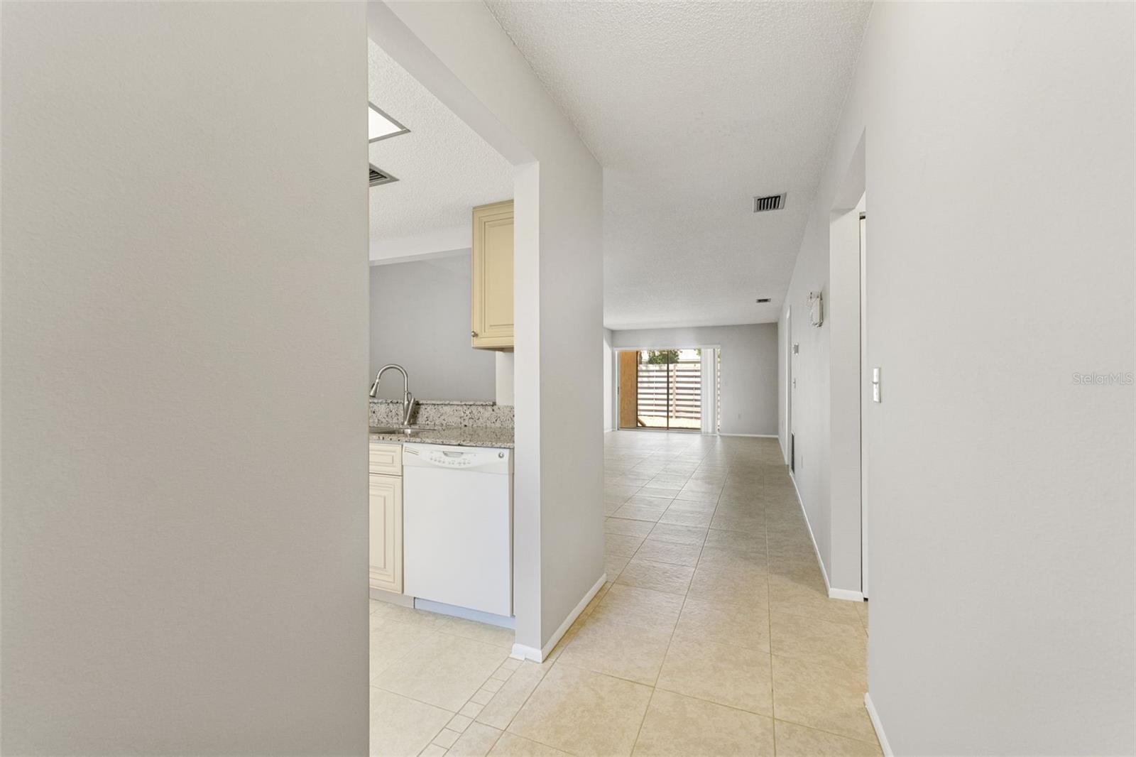 2640 Woodgate Ln #f6 Property Photo 6