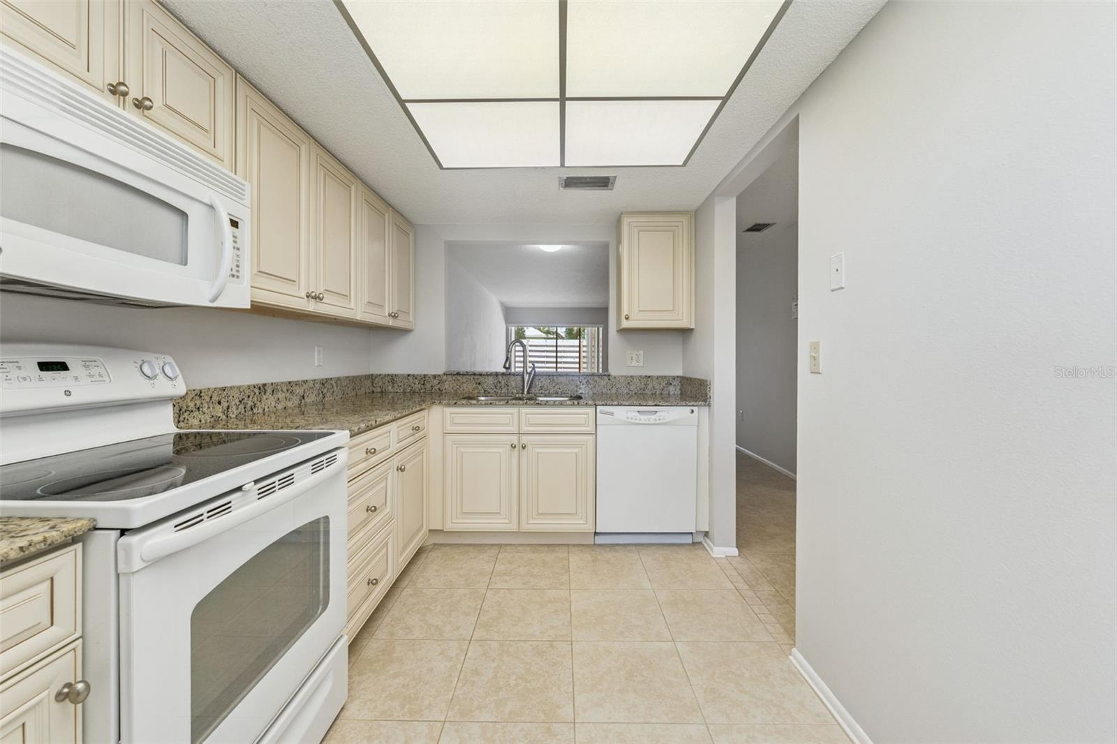 2640 Woodgate Ln #f6 Property Photo 8