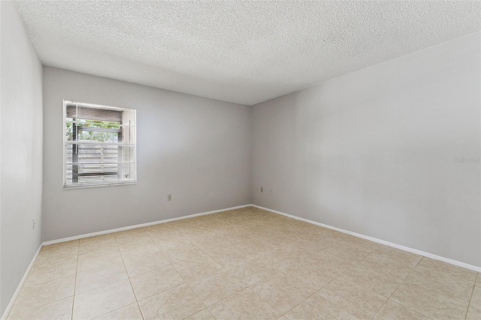 2640 Woodgate Ln #f6 Property Photo 13