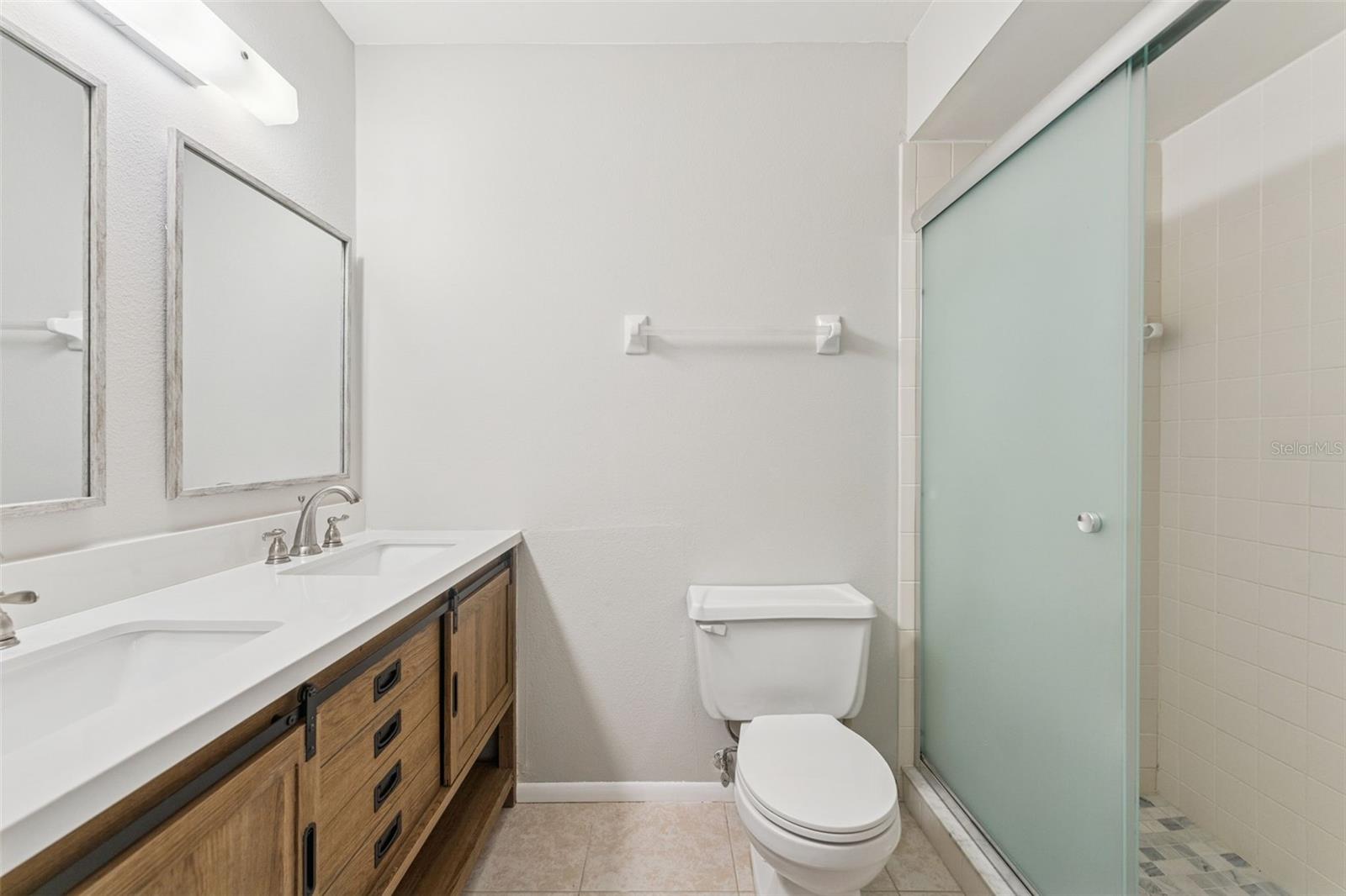 2640 Woodgate Ln #f6 Property Photo 16