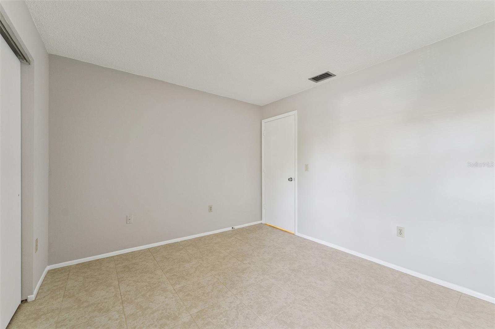 2640 Woodgate Ln #f6 Property Photo 19