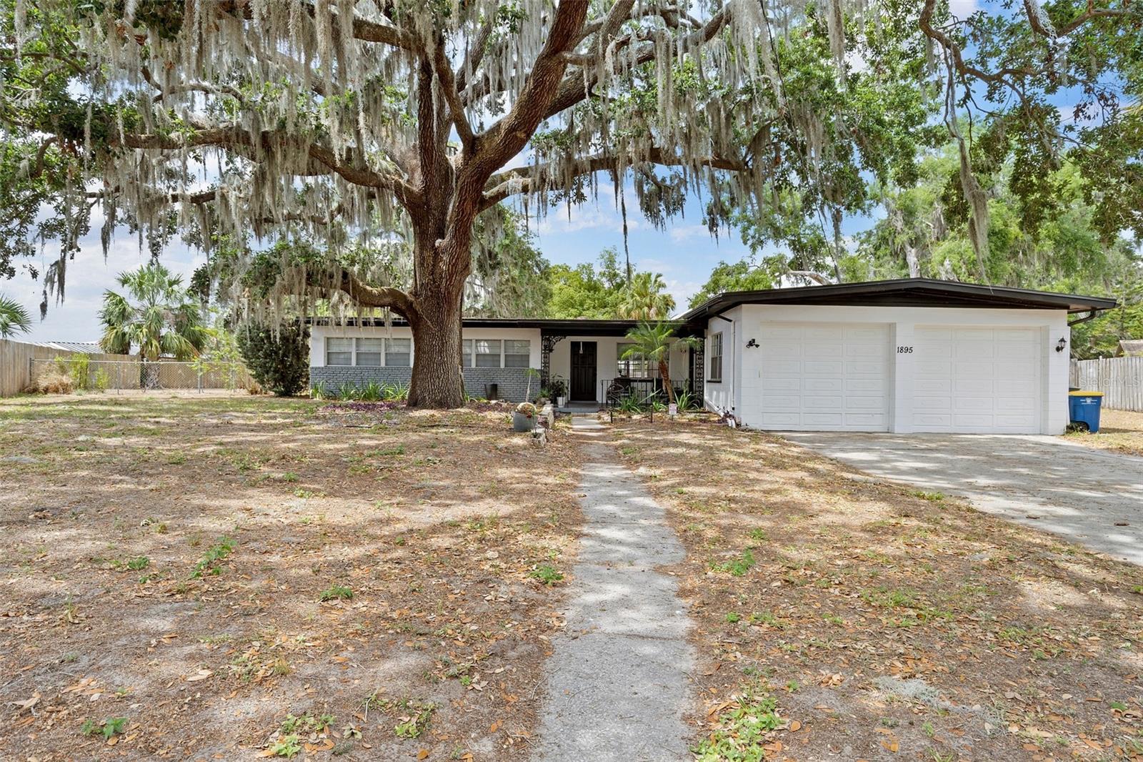 1895 Emerson Ave Property Photo 1