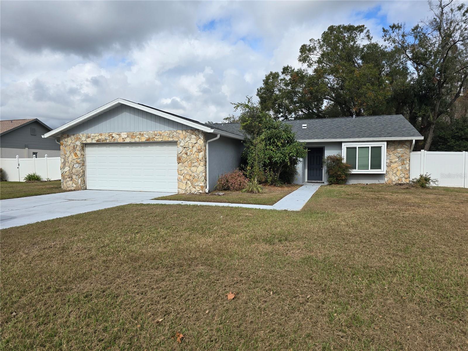 23015 Mayfair Rd Property Photo 1