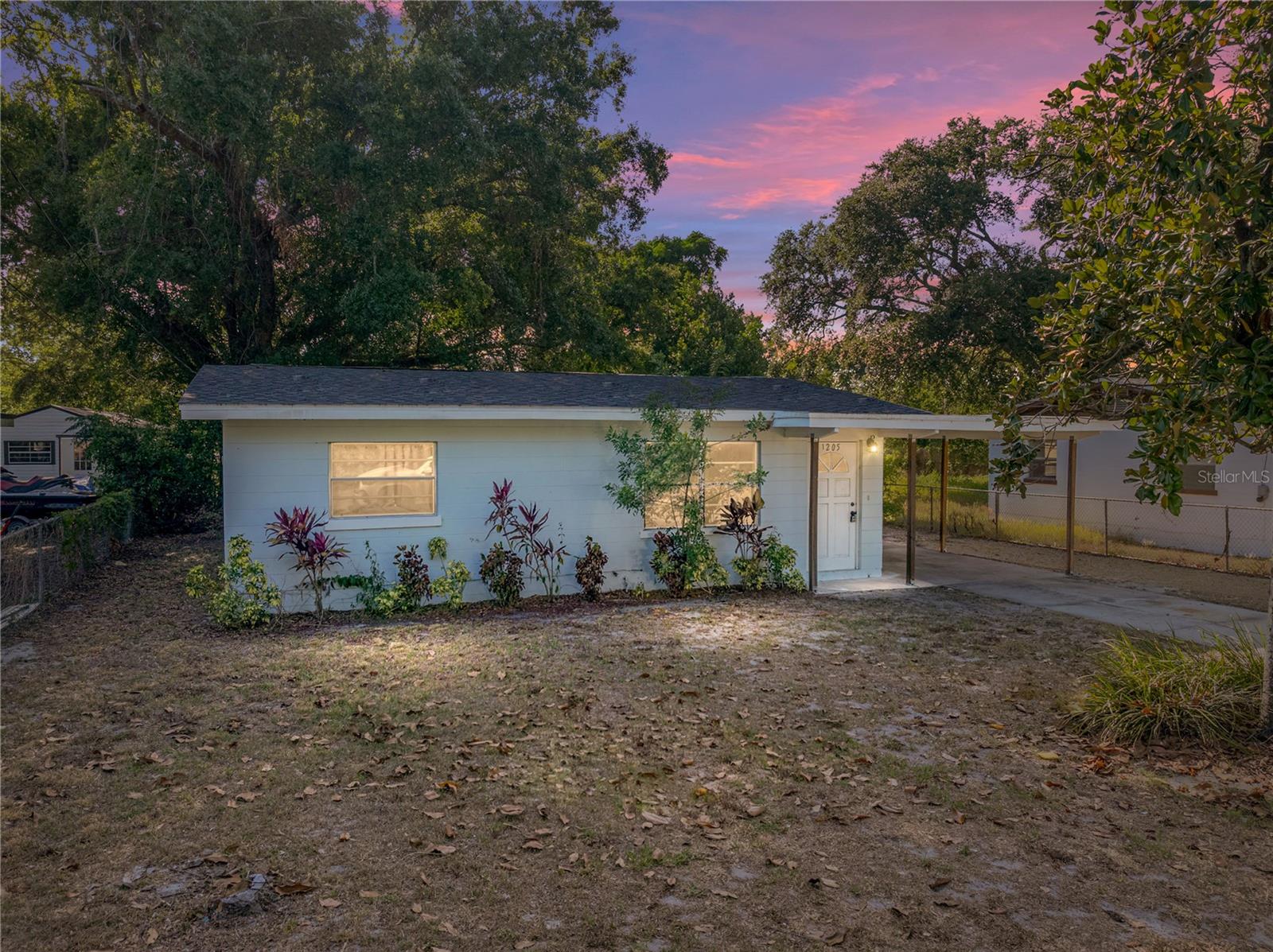 1205 CRESTWOOD DR Property Photo 1