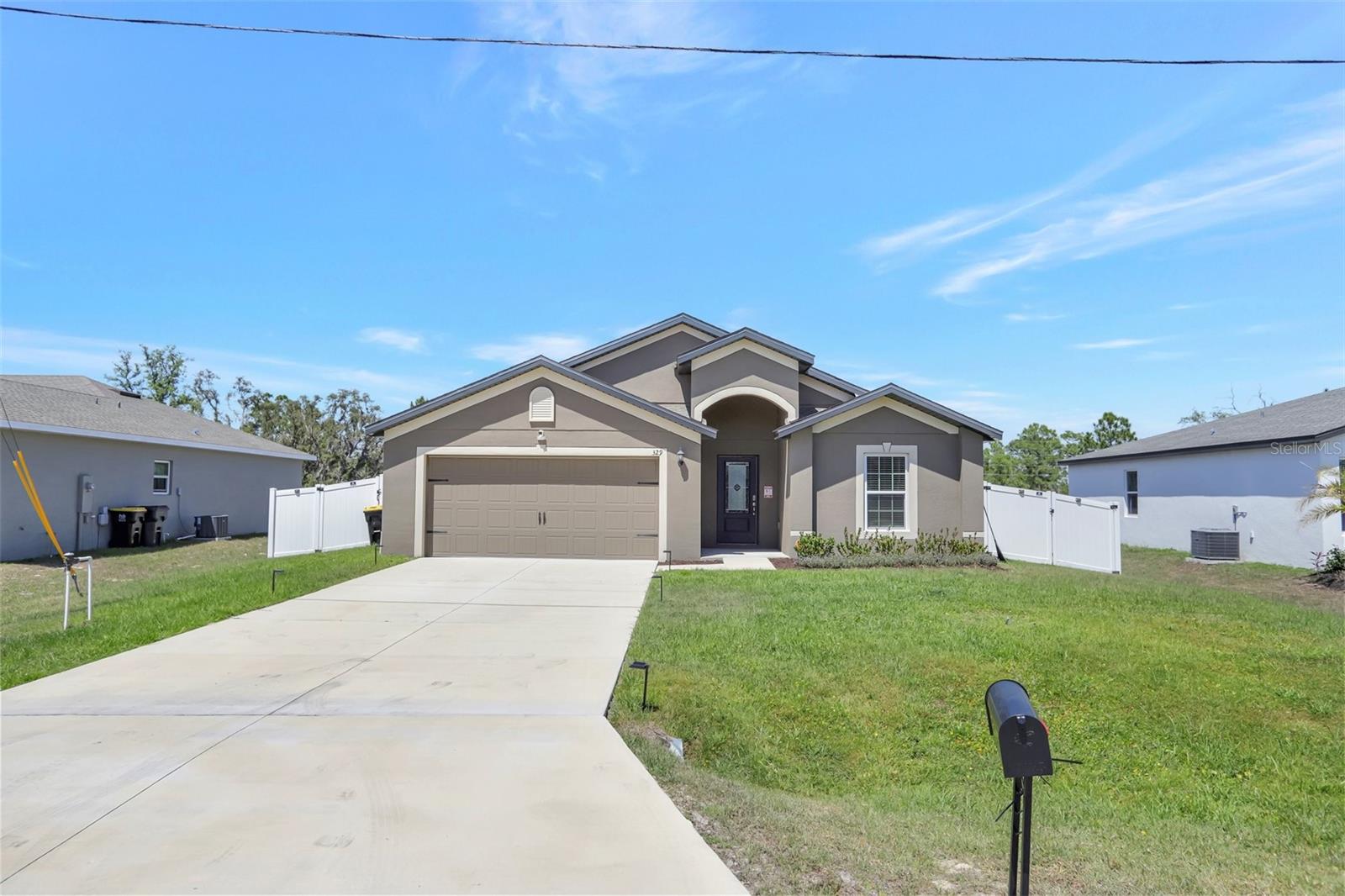 329 W Aster Ct Property Photo 1
