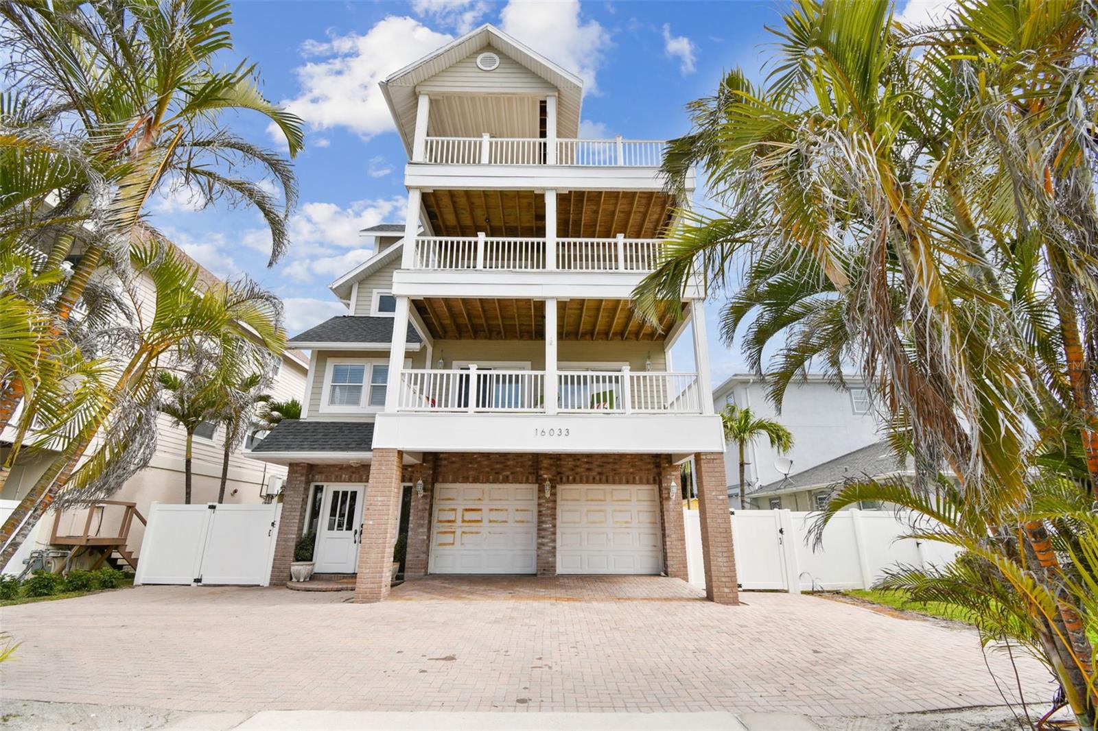16033 GULF BLVD Property Photo 1