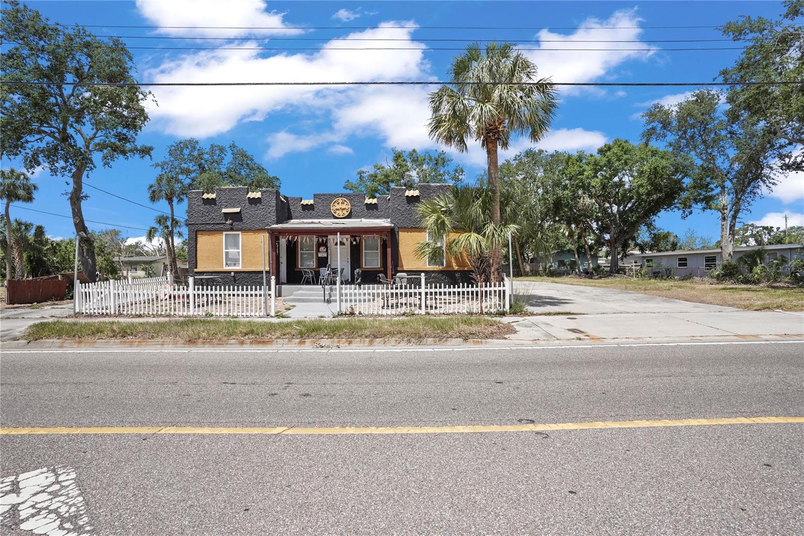 6719 S West Shore Blvd Property Photo 1