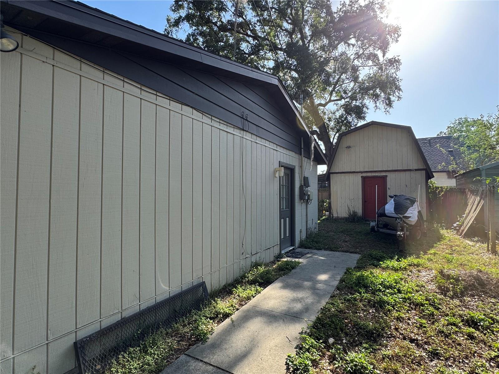 1703 N Taylor Rd Property Photo 3