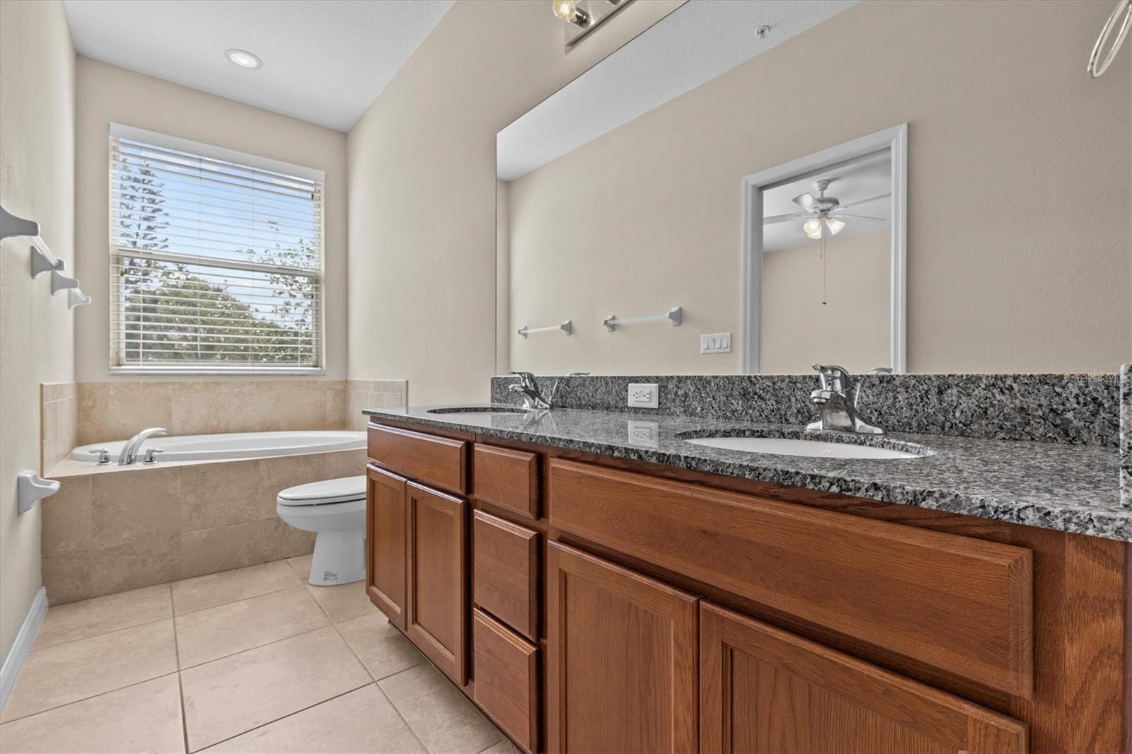 800 Callista Cay Loop Property Photo 17