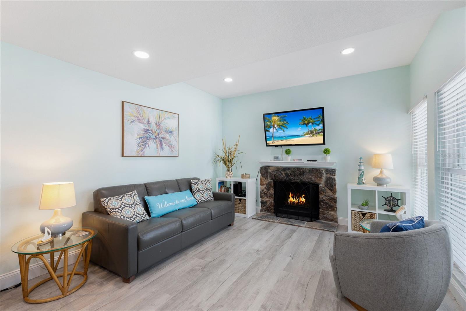 337 Rex Pl #g Property Photo 3