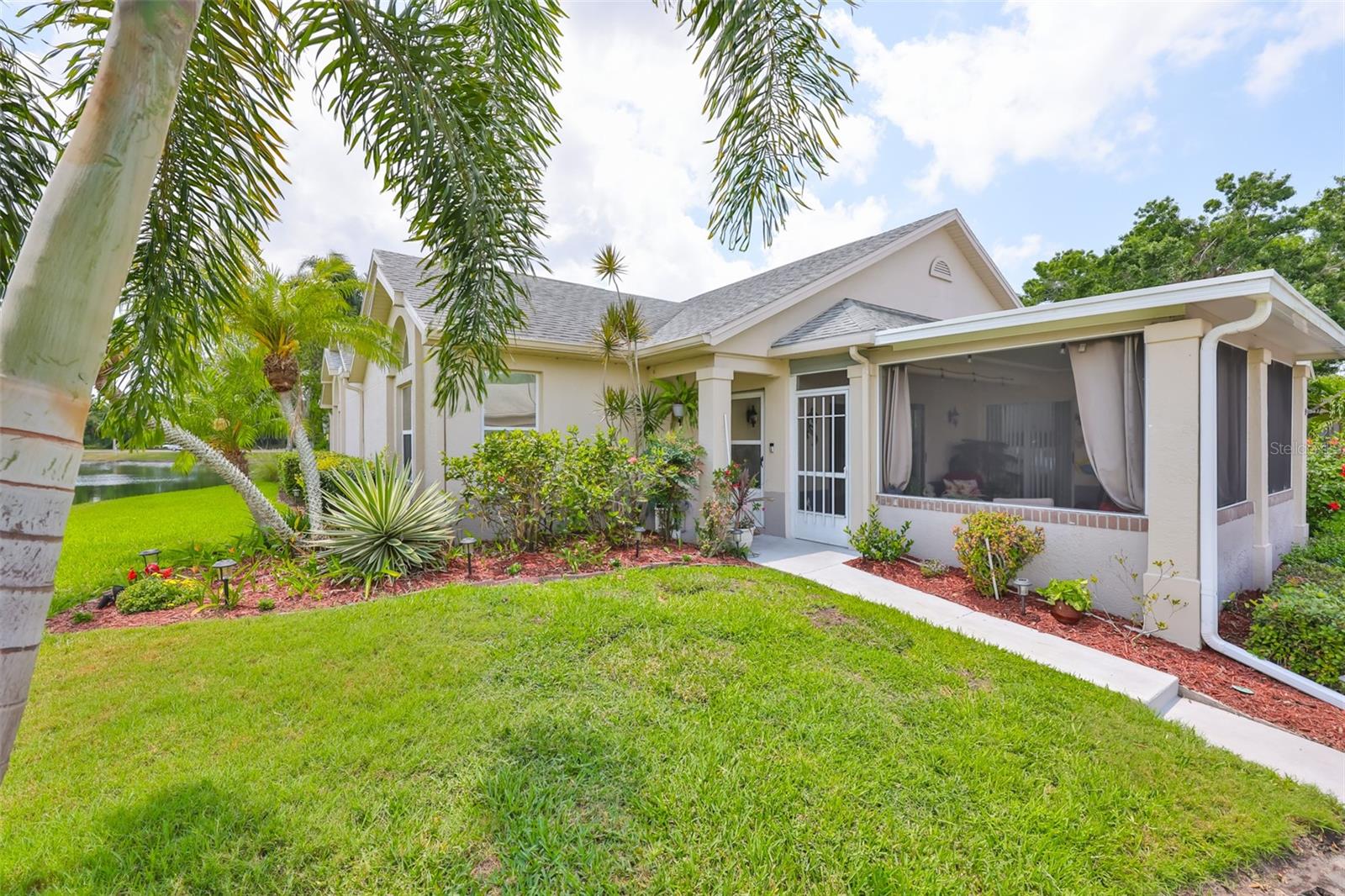 815 Silverthorn Ln #0 Property Photo 1