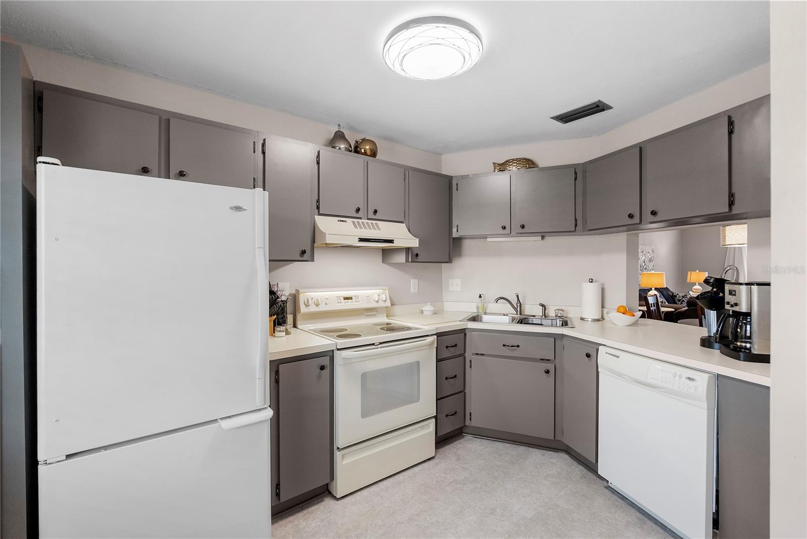 8703 Bardmoor Blvd #305 Property Photo 5