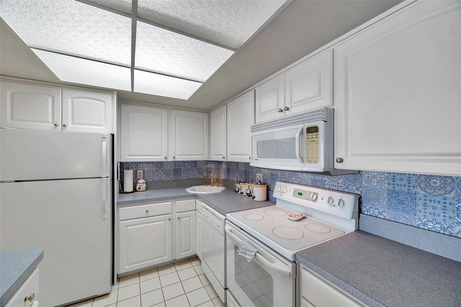 4900 Brittany Dr S #805 Property Photo 26