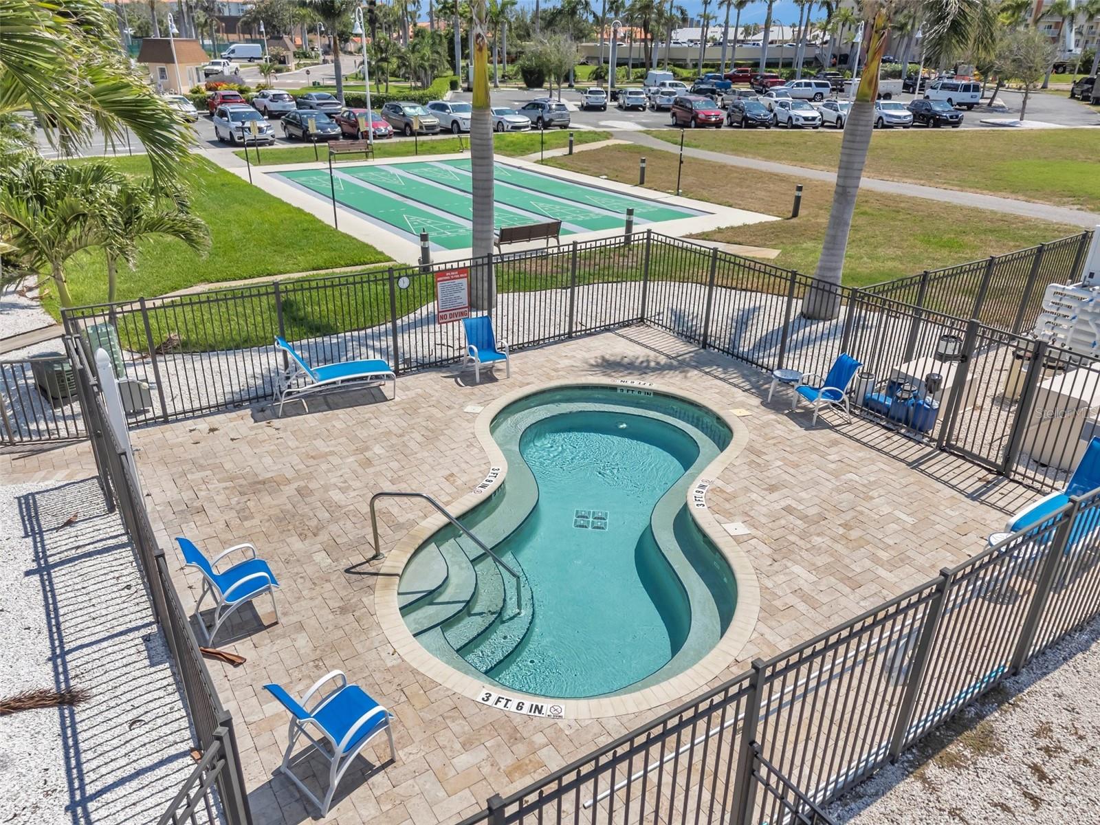 4900 Brittany Dr S #805 Property Photo 37