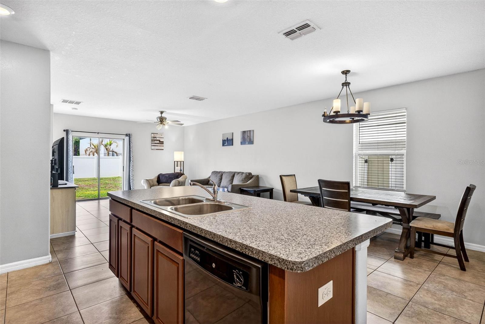 9616 Lemon Drop Loop Property Photo 13