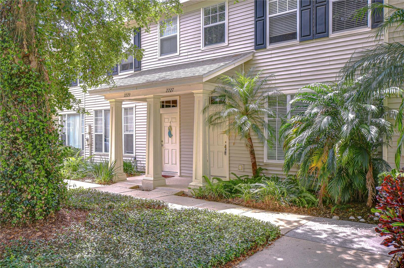 2227 Golden Oak Ln Property Photo