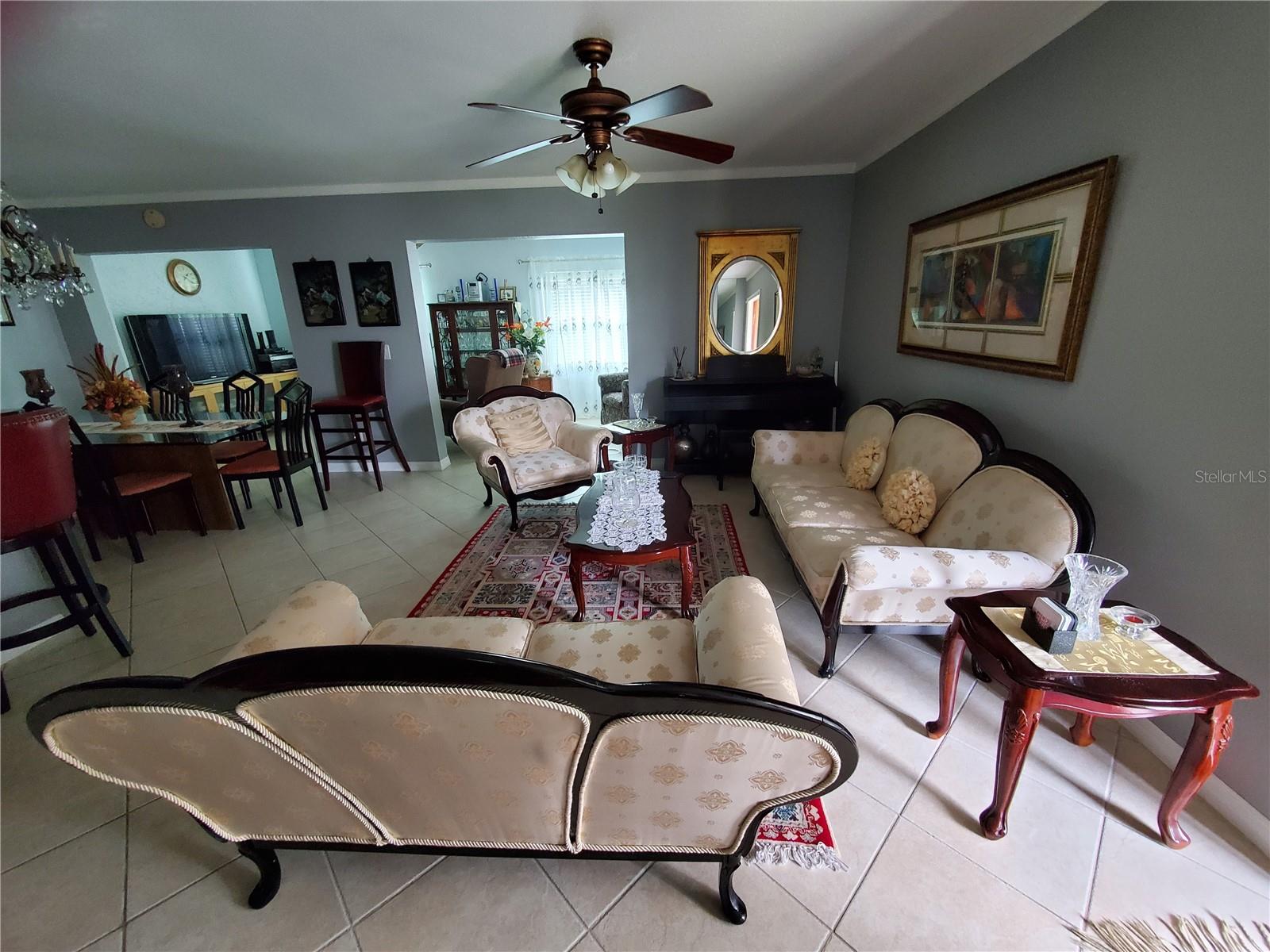 403 Finchley Ct #b Property Photo 6