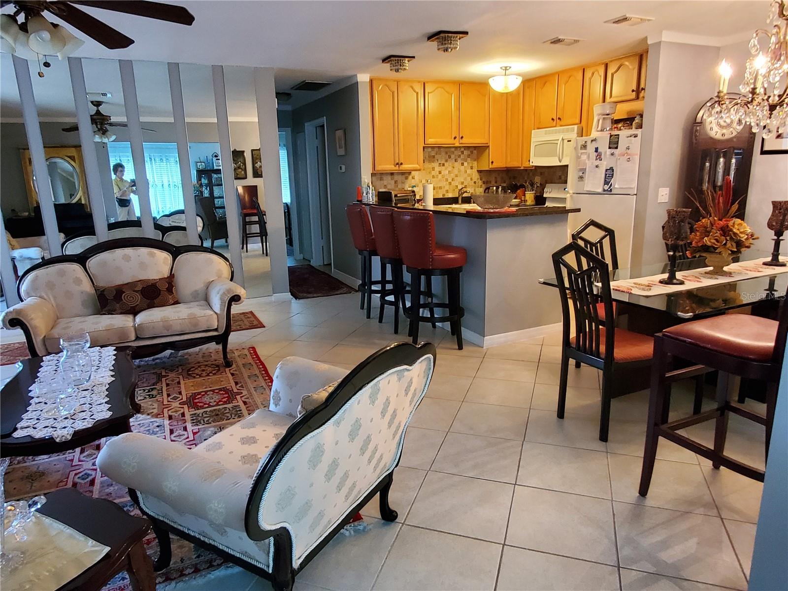 403 Finchley Ct #b Property Photo 8