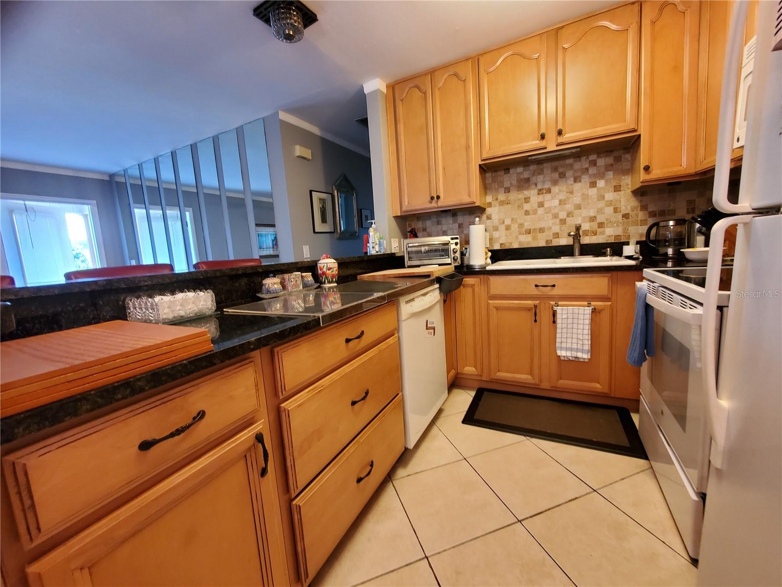 403 Finchley Ct #b Property Photo 10
