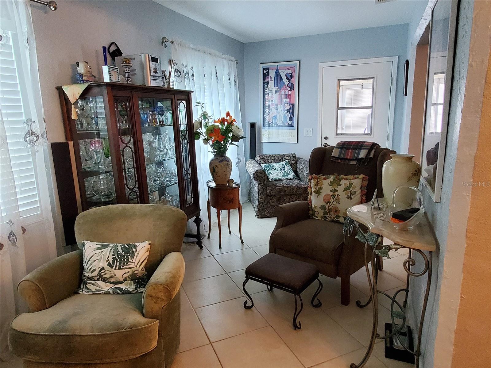 403 Finchley Ct #b Property Photo 14