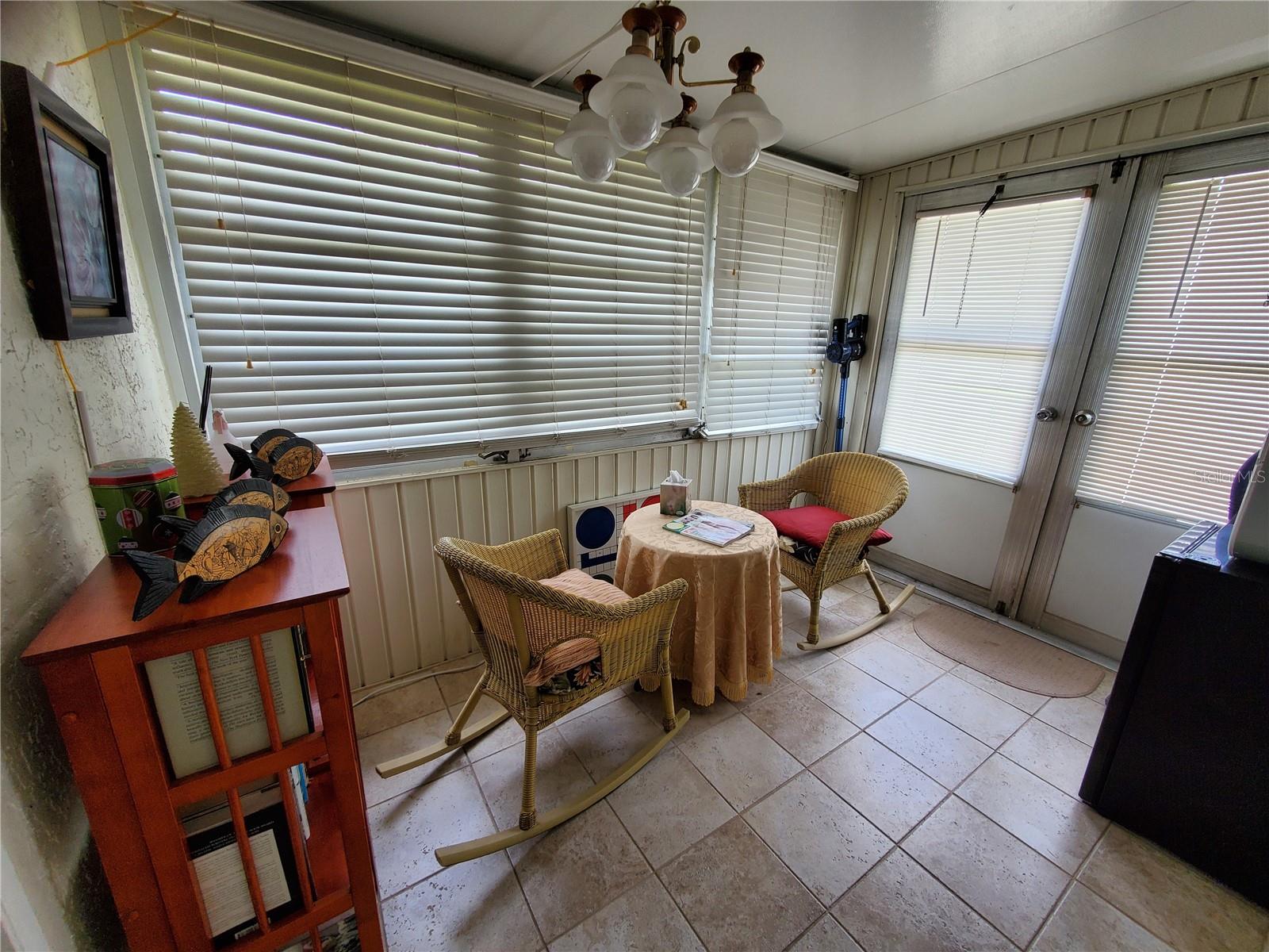 403 Finchley Ct #b Property Photo 25