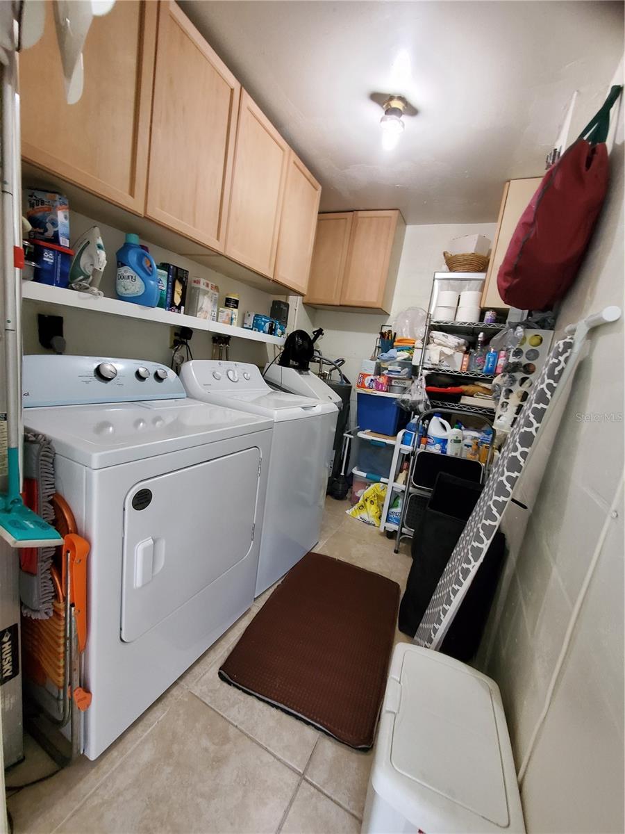 403 Finchley Ct #b Property Photo 26