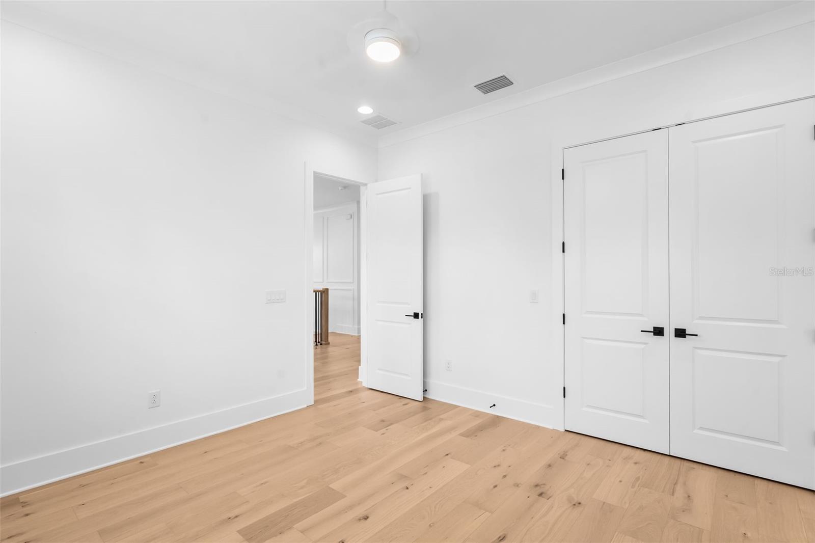 690 Geneva Pl Property Photo 31
