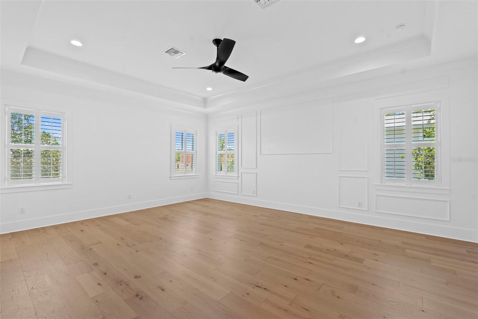 690 Geneva Pl Property Photo 33