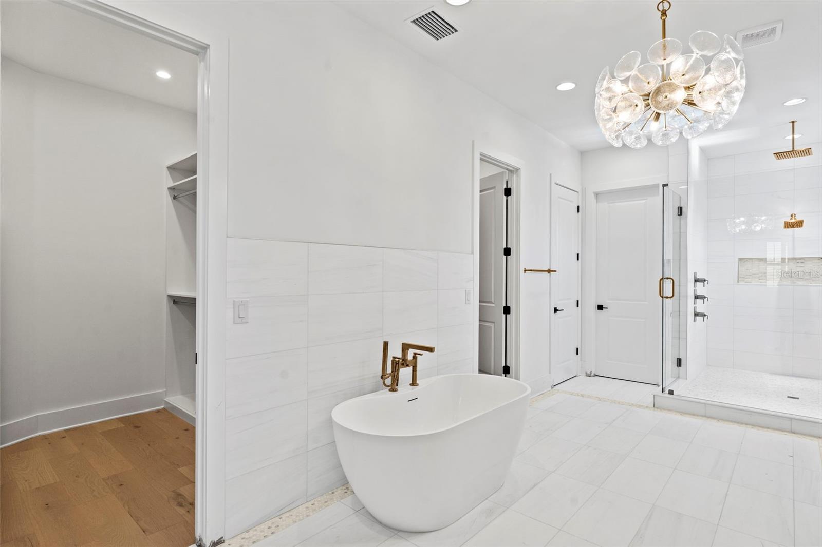 690 Geneva Pl Property Photo 36