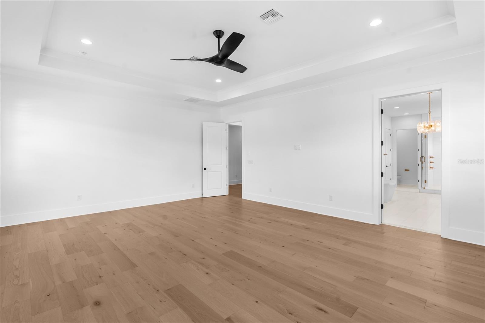690 Geneva Pl Property Photo 46