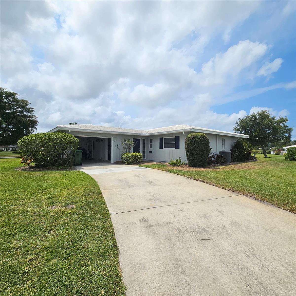 7303 9TH AVE W #7303 Property Photo 1