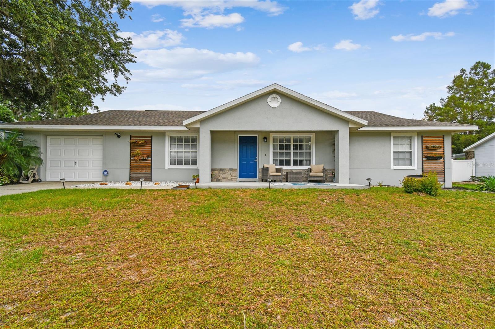 12106 Meadow Ln Property Photo 3