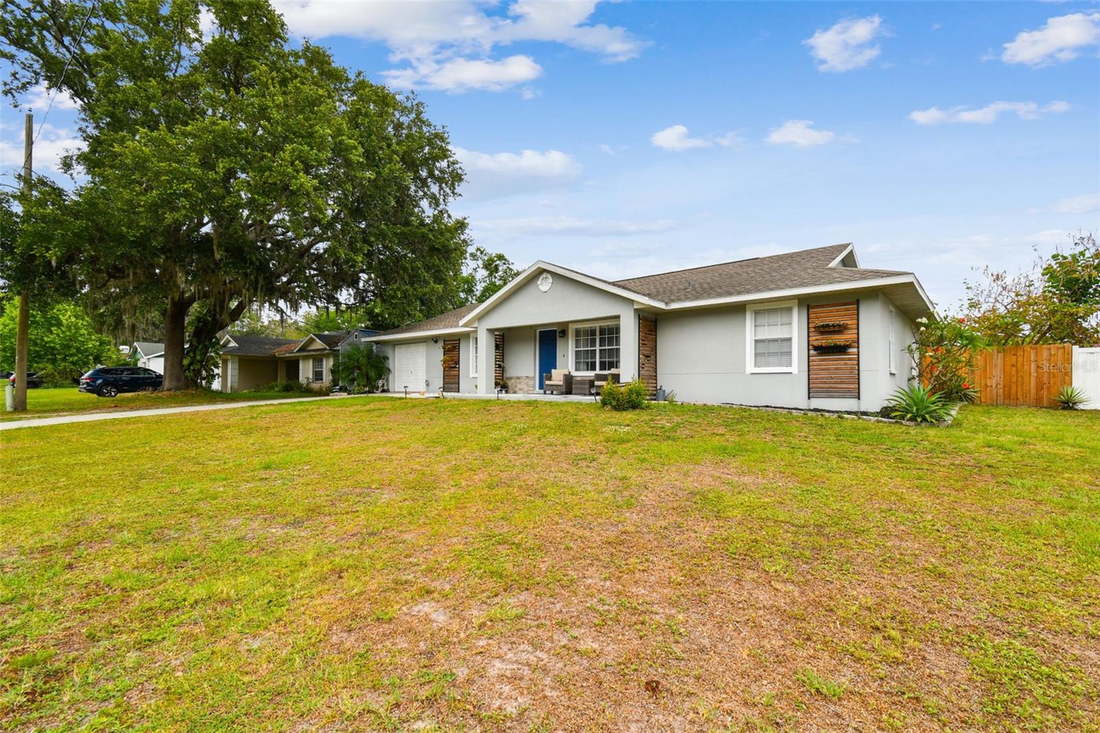 12106 Meadow Ln Property Photo 4