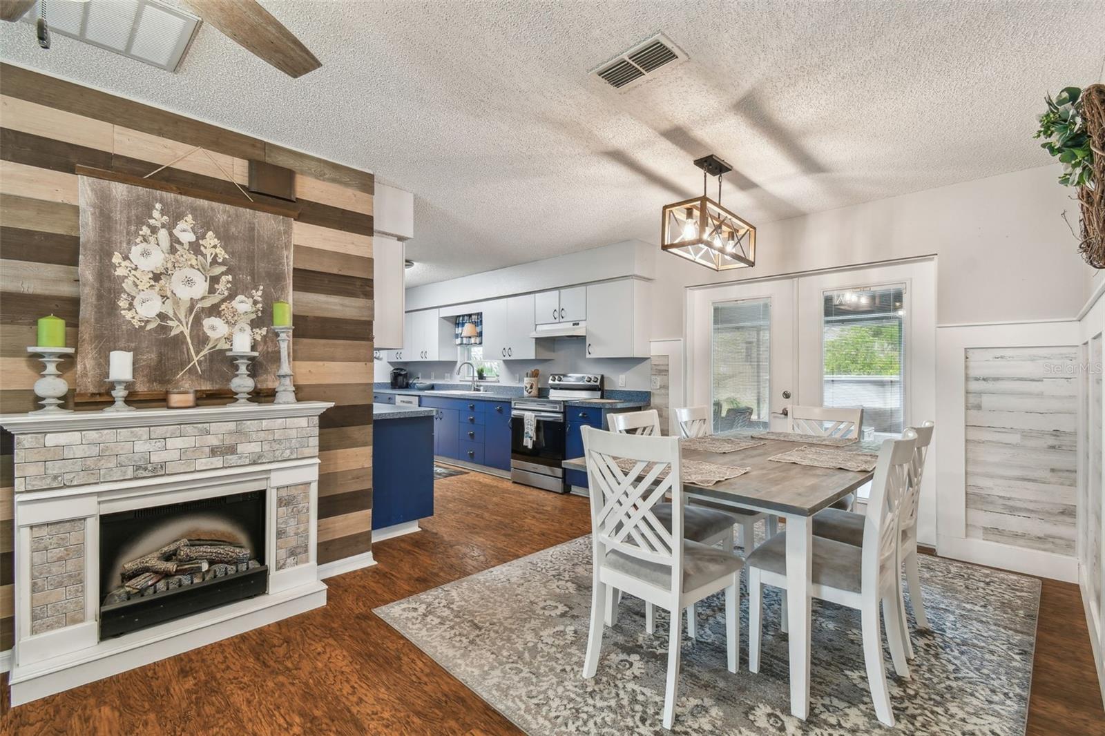 12106 Meadow Ln Property Photo 11