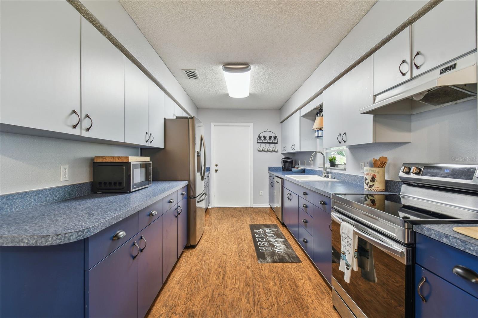 12106 Meadow Ln Property Photo 18